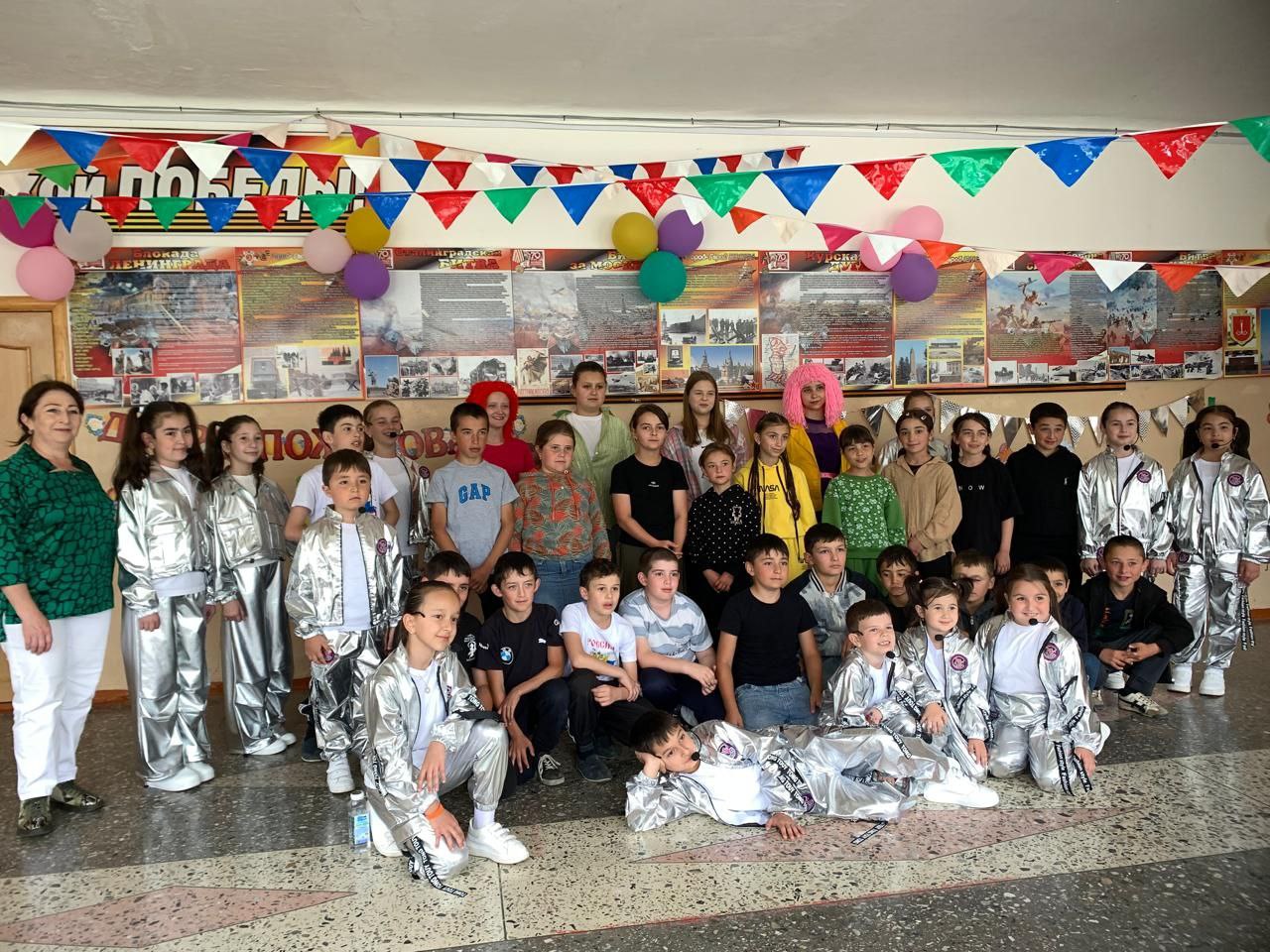 15 день в пришкольном лагере « Чебурашка». Тема сегодняшнего дня «Международный день вожатого.100 летие Артека».  .